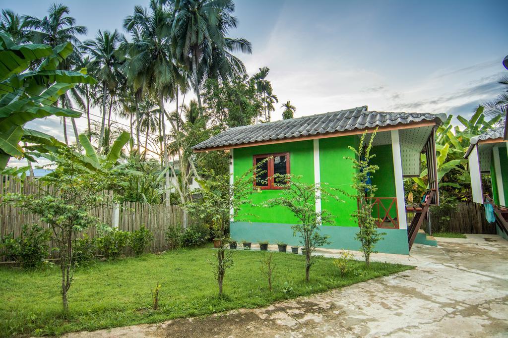 Sarm Mork Guest House Mehongszon Kültér fotó
