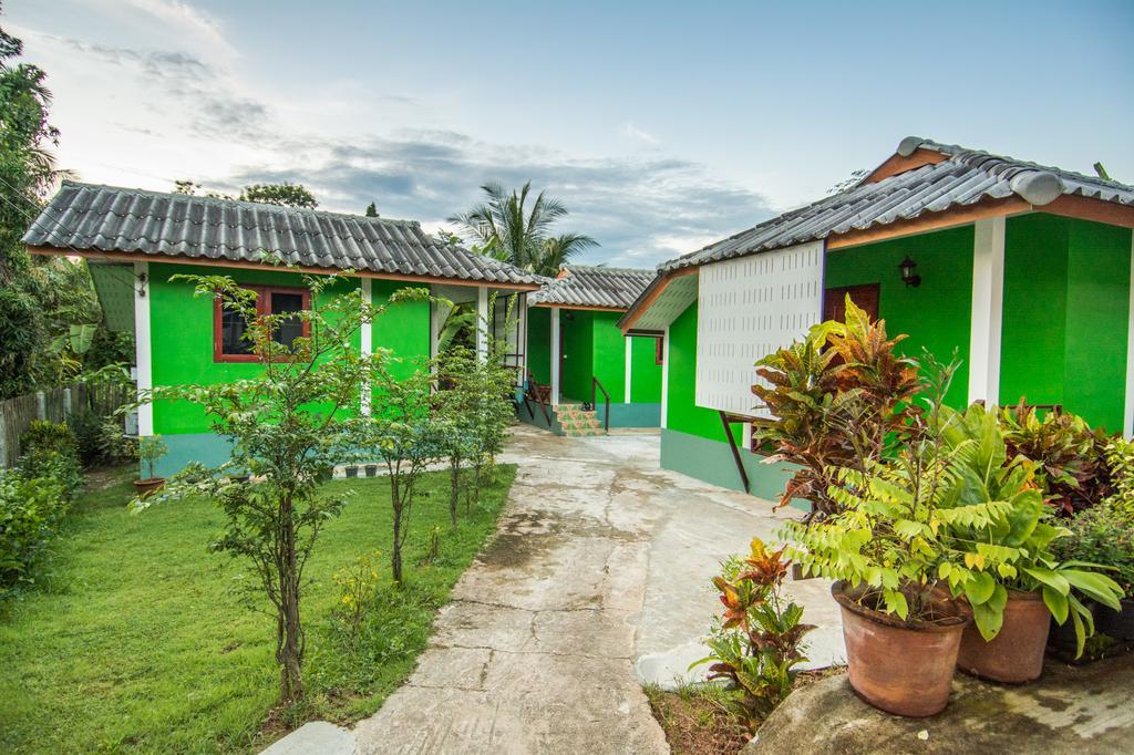 Sarm Mork Guest House Mehongszon Kültér fotó