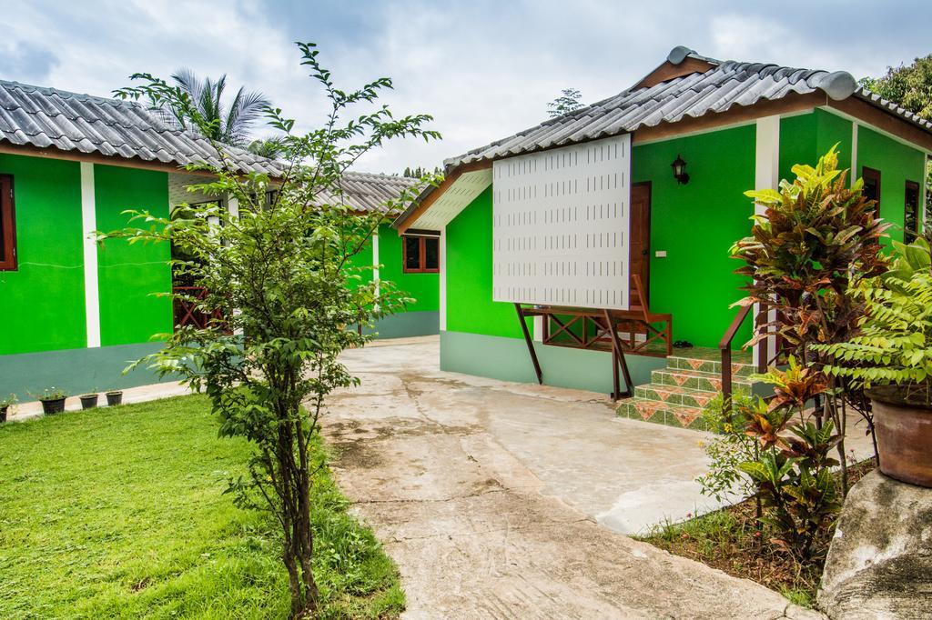 Sarm Mork Guest House Mehongszon Kültér fotó