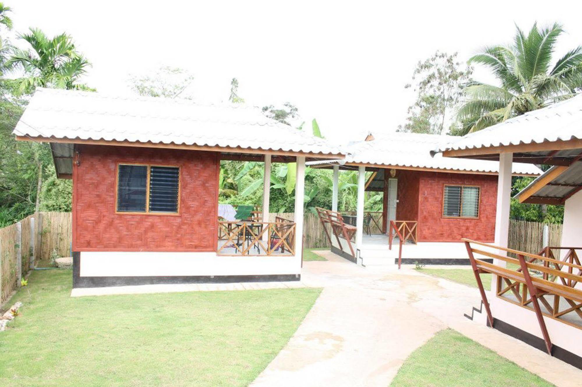 Sarm Mork Guest House Mehongszon Kültér fotó